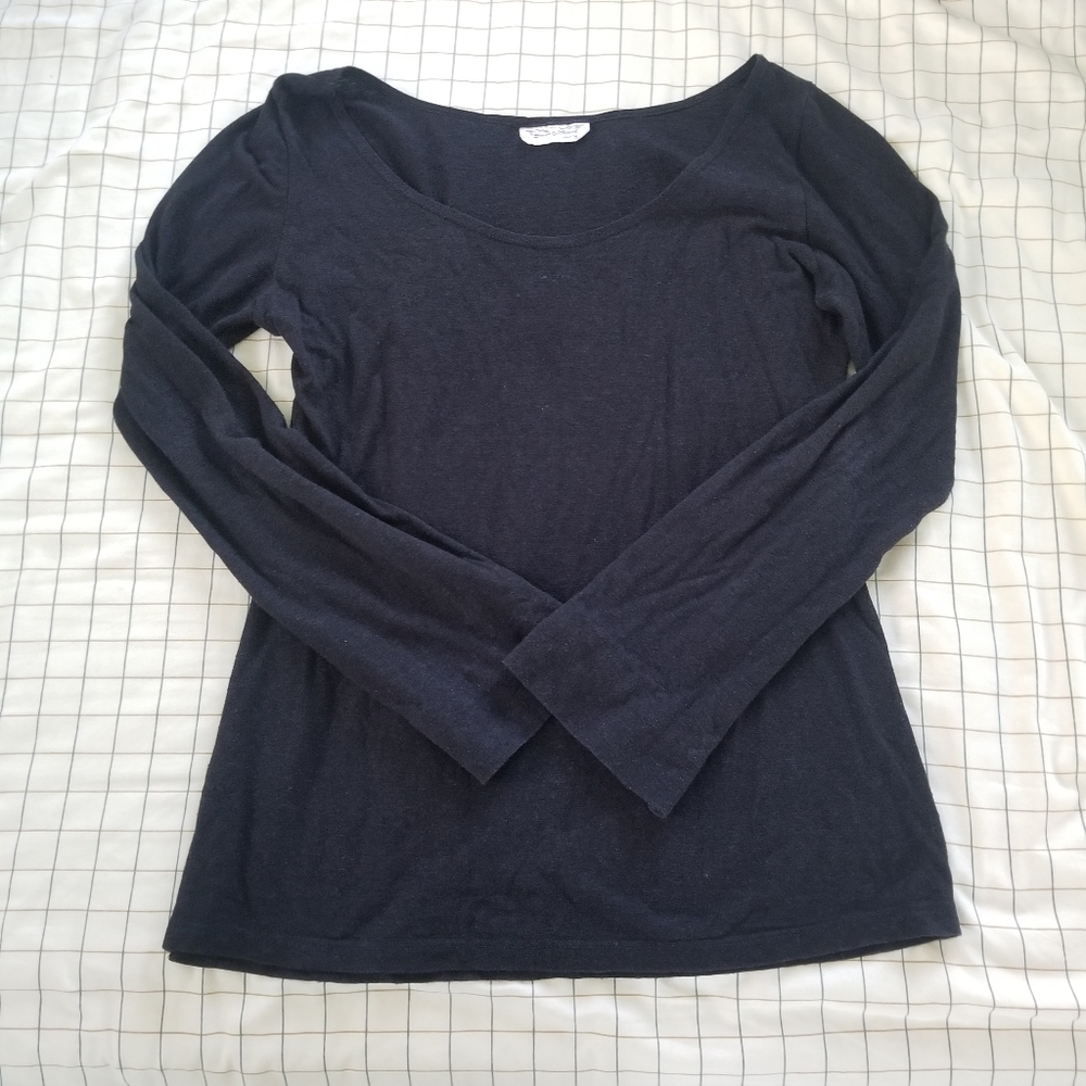 Long Sleeve Scoop Shirt